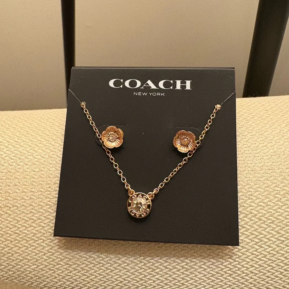 Coach Tea Rose Pendant Necklace and Earrings Gift Set | NWT | Beautiful Gift - Picture 10 of 11